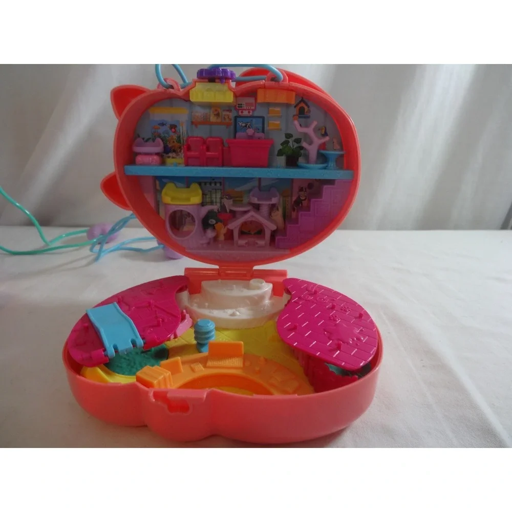 Polly Pocket Pet Vet Playset Starring Shani Cuddly Cat Purse Compact‎ + Starring